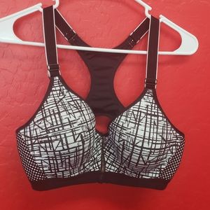 Maidenform zip up sports bra with underwire